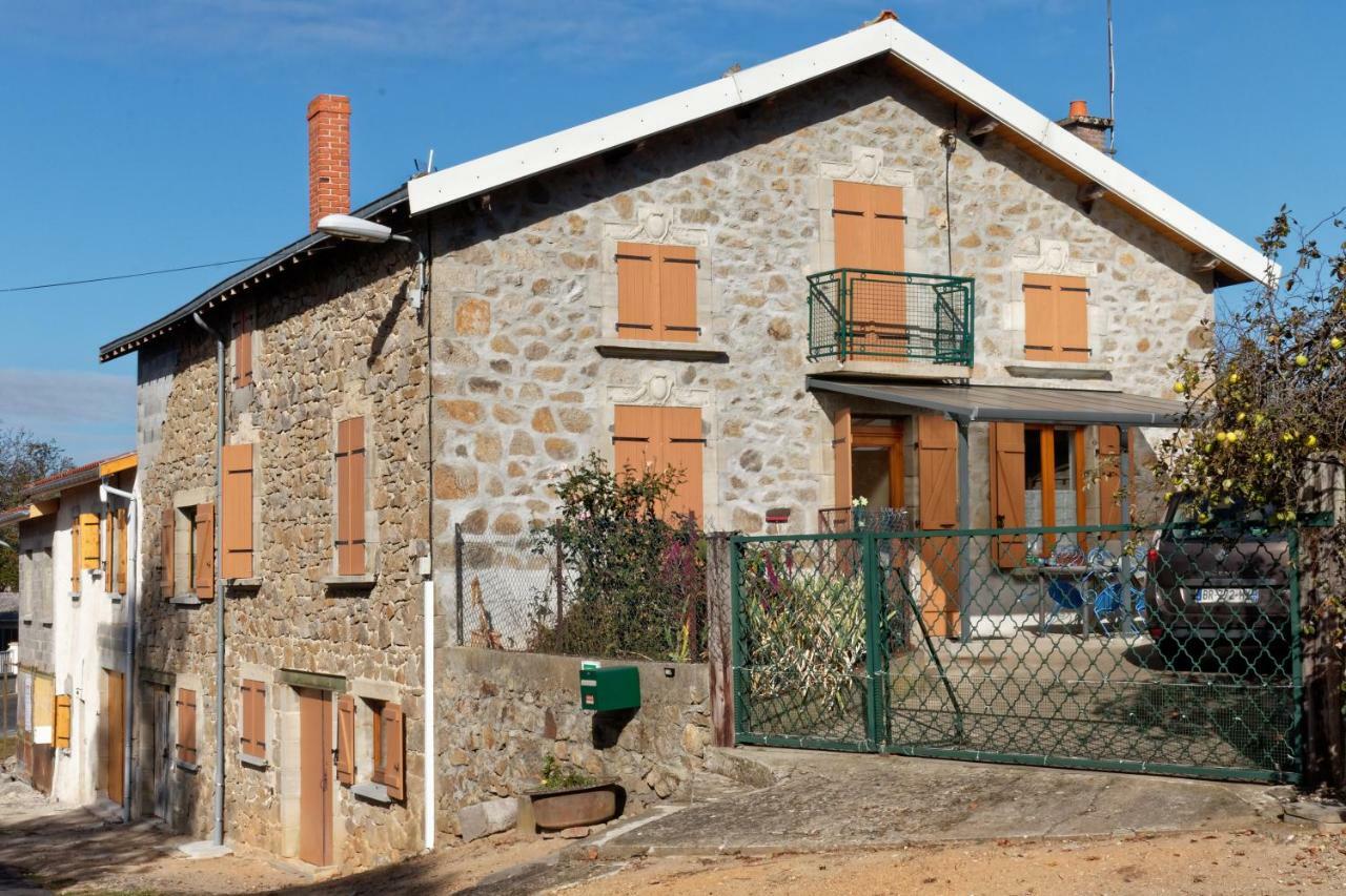 Gite De Sauviat 25 Chemin Du Grand Pacher Le Bourg De Sauviat 63120 Esterno foto