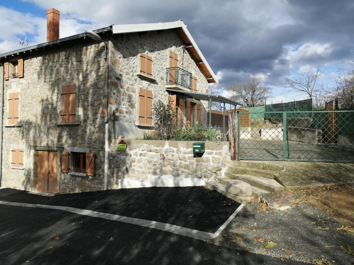 Gite De Sauviat 25 Chemin Du Grand Pacher Le Bourg De Sauviat 63120 Esterno foto